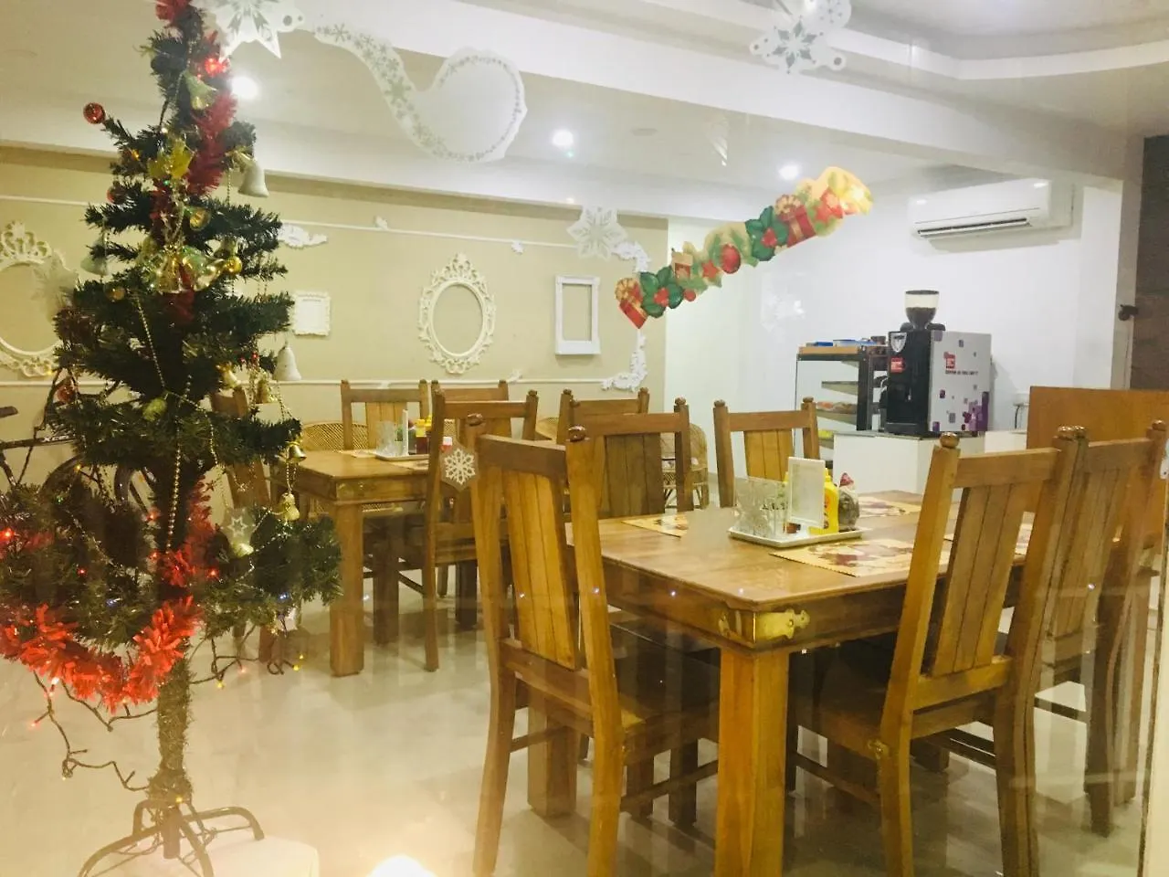 Daffodils Spice Court Hotel Kochi